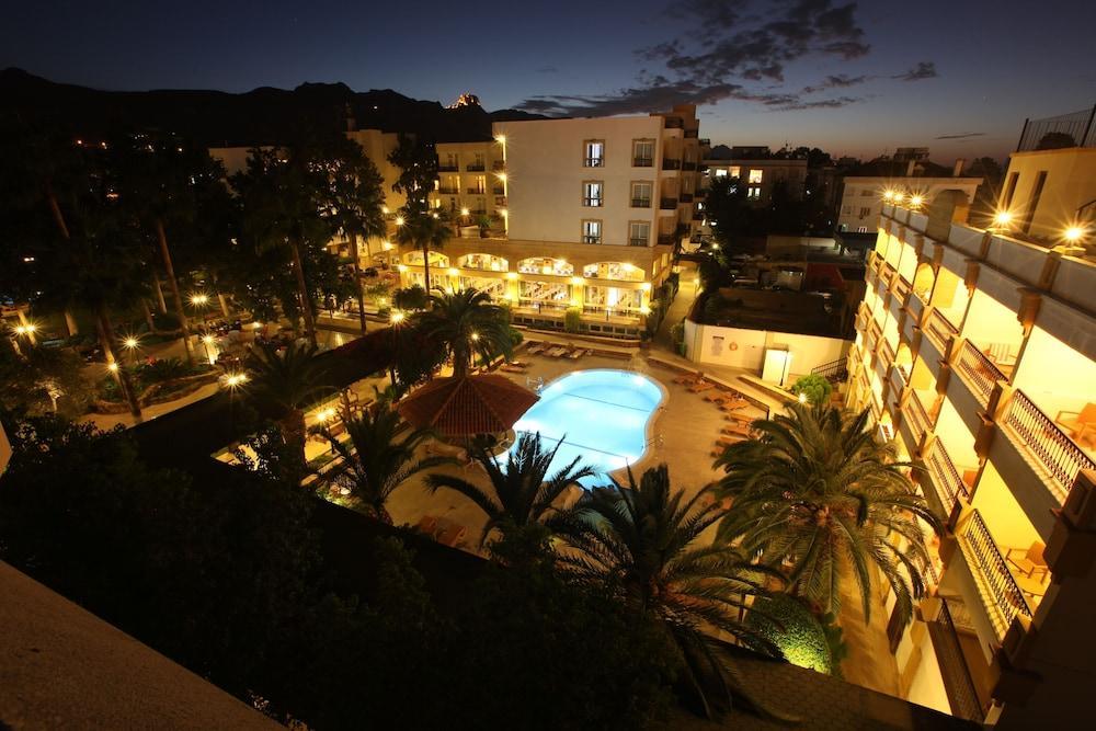 Hotel Pia Bella Kyrenia  Extérieur photo